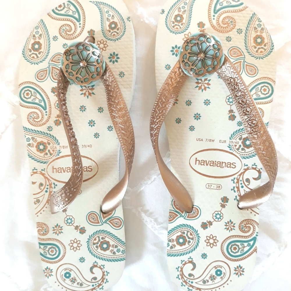 NWT Havaianas Caprice flip flops with flower 7/8